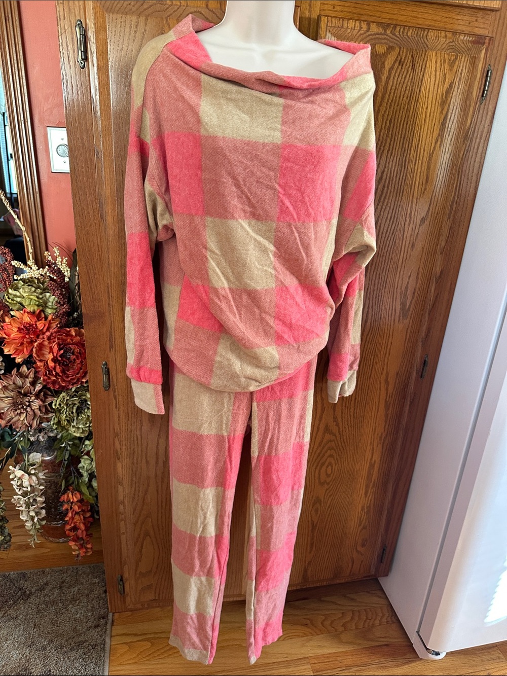 Women’s Cozy Plaid Two-Piece Pant Set - Pink and Tan